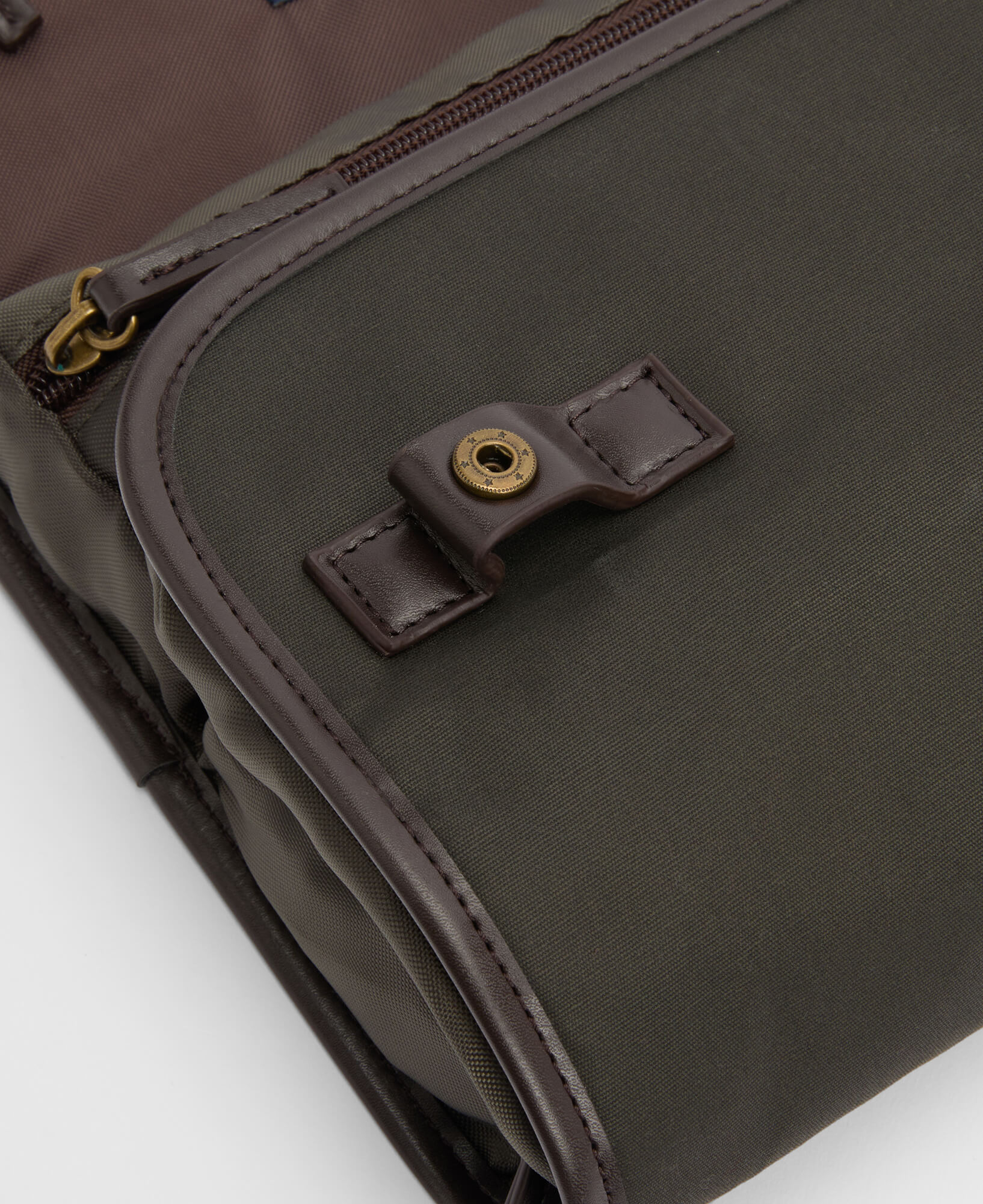 MAC0398OL51_05detailb