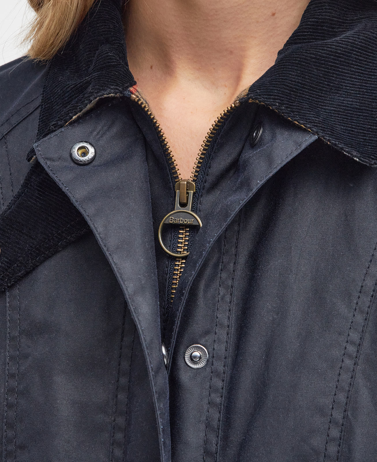 beadnell-wax-jacket-navy-femme-LWX0667NY91_05detailc_light Beadnell Wax Jacket Navy