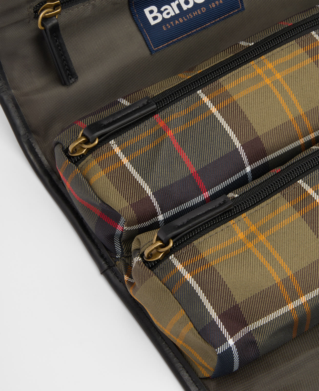 tartan-hanging-washbag-classic-beacon-homme-MAC0425OL91_05detaild_light Tartan Hanging Washbag Classic/Beacon